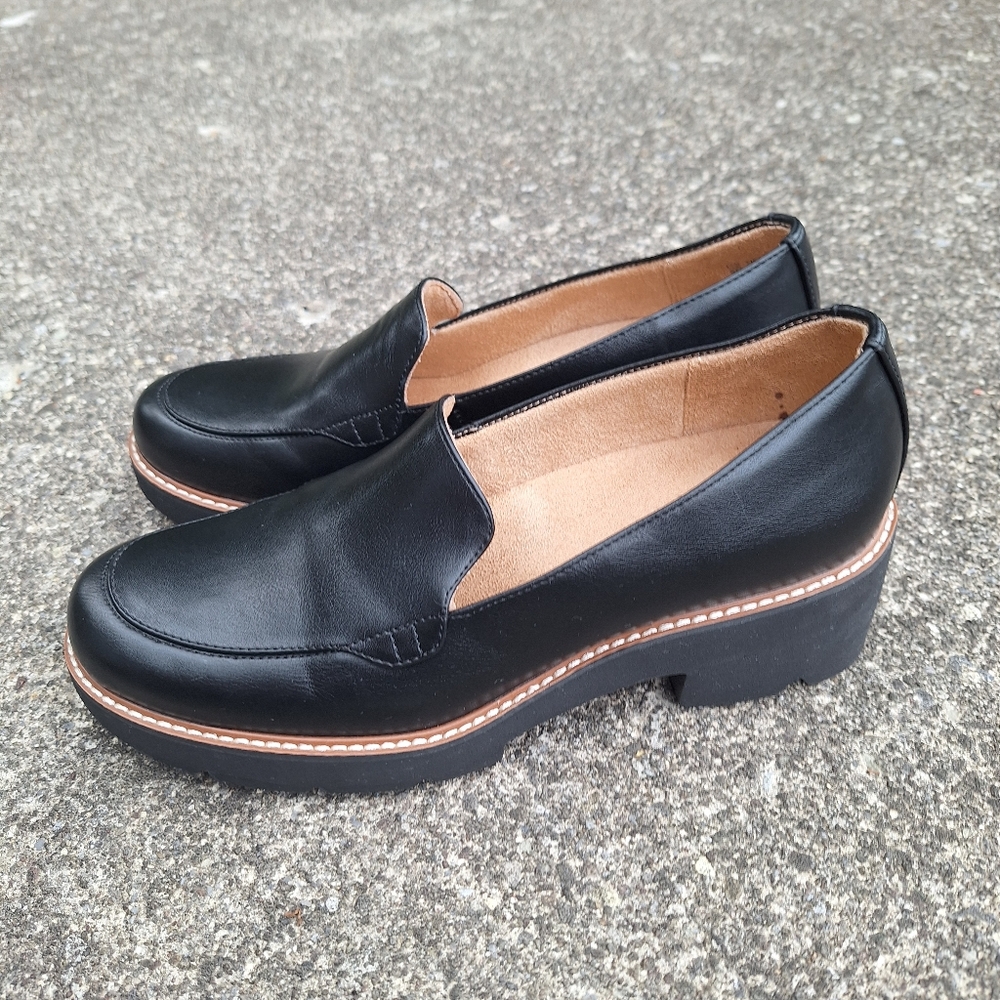 Naturalizer Women's Size 8 Black Leather Loafers - Picture 3 of 8